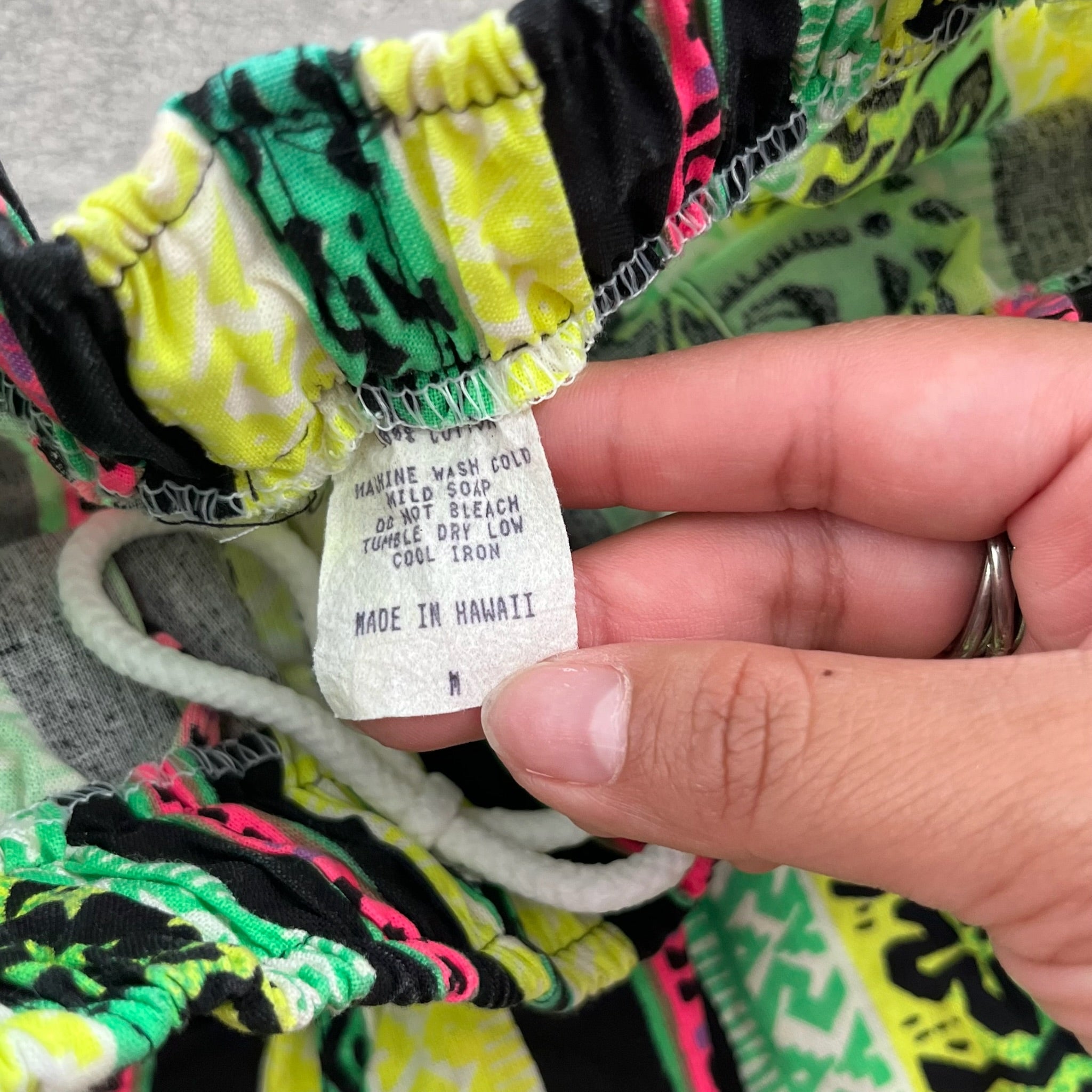 Vintage Neon Surf AOP Shorts Youth Medium