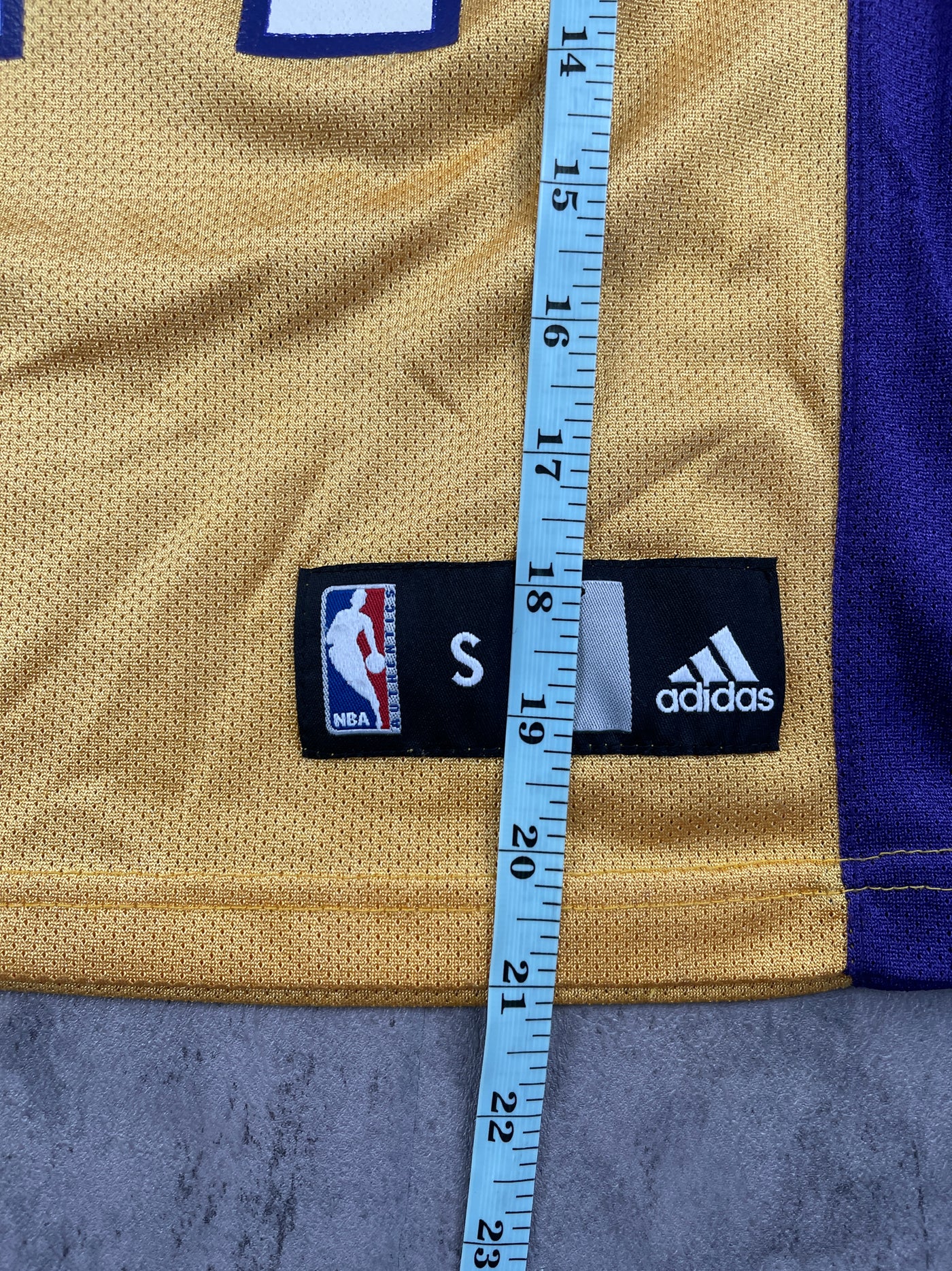 Kobe Bryant Jersey Youth Small 6-8