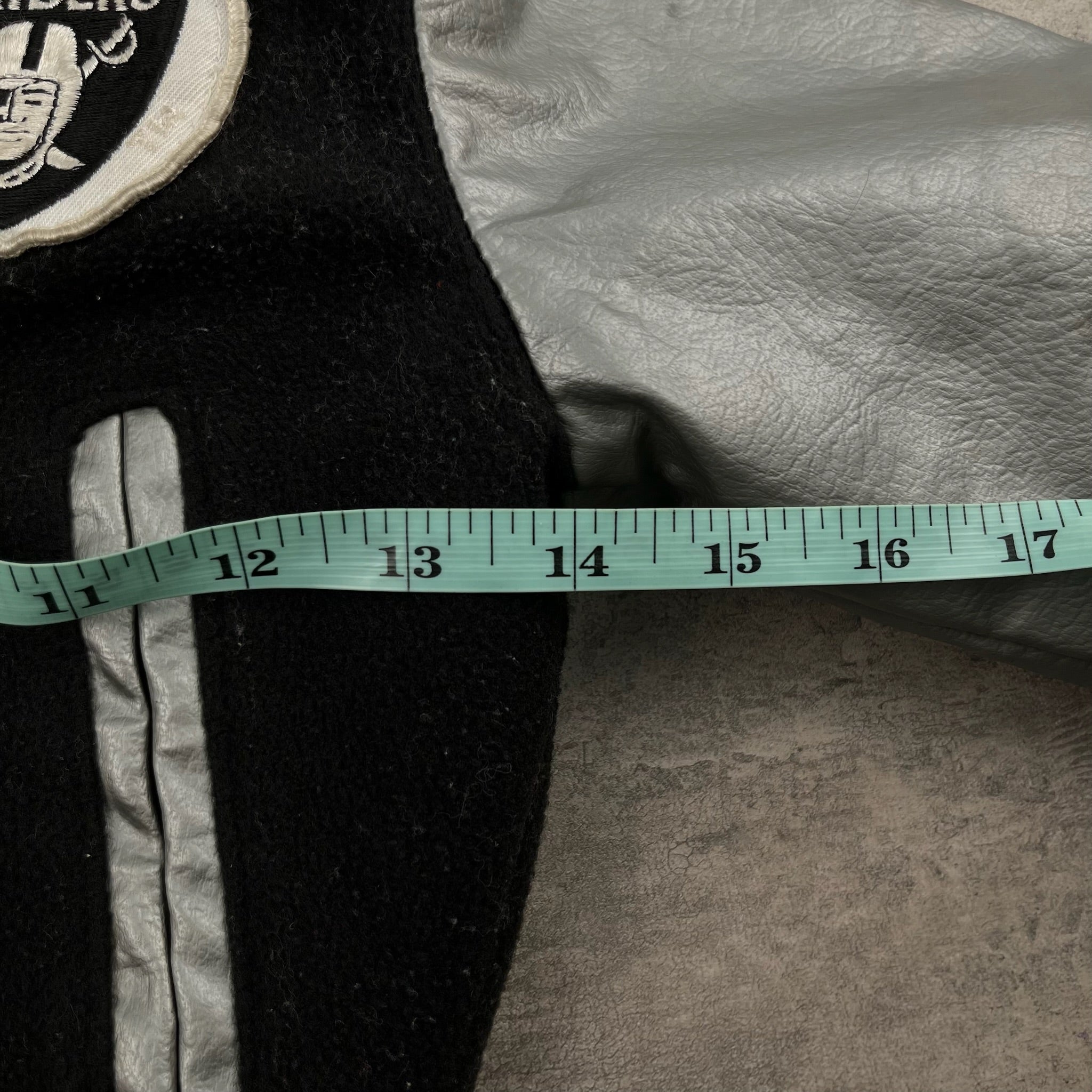 Vintage Raiders Jacket 2/3T